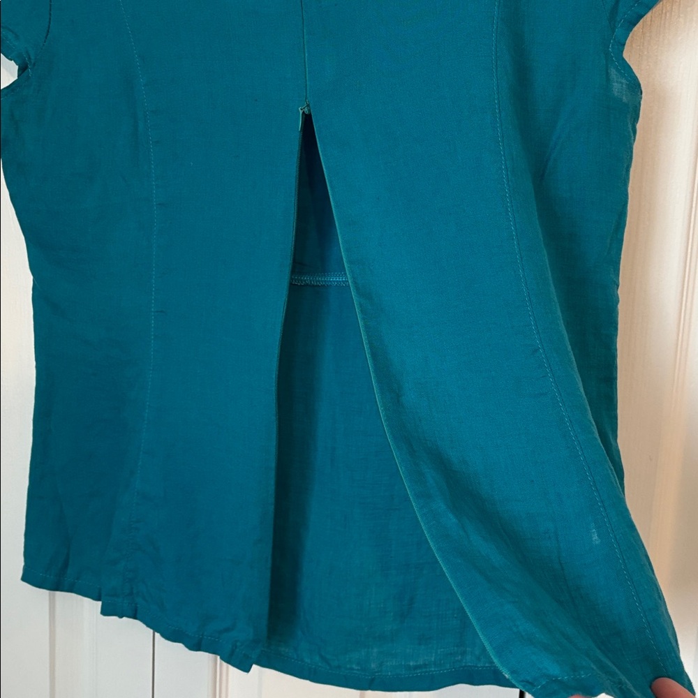 Linen blend top. - Picture 5 of 7